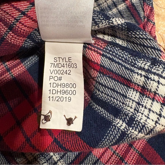 Lucky Brand mesa plaid flannel shirt. Classic fit pearl buttons Size M - Picture 13 of 14